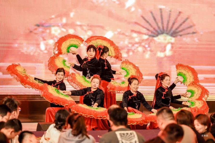 滨江翡翠城年度大动作！万家跨年之夜圆梦西安
