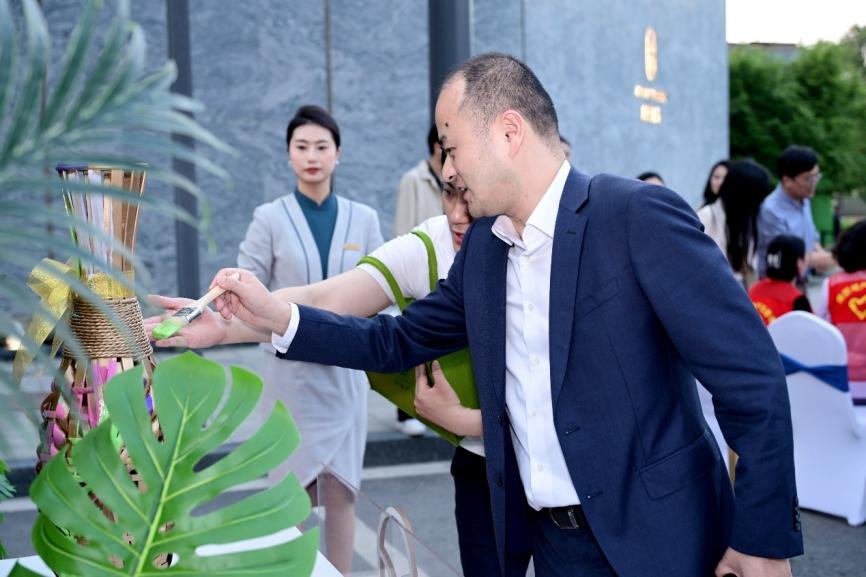 超10000㎡全维实景示范区、9大艺术会所，卷出豪宅新天际！国贸·人居|启樾天玺盛大亮相