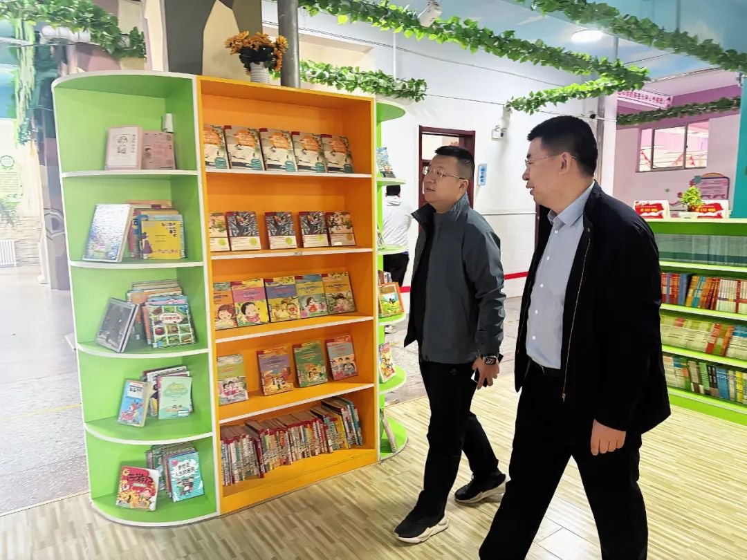 爱心进校园，书香暖童心！山东建源集团走进鲁峰小学爱心公益行圆满结束