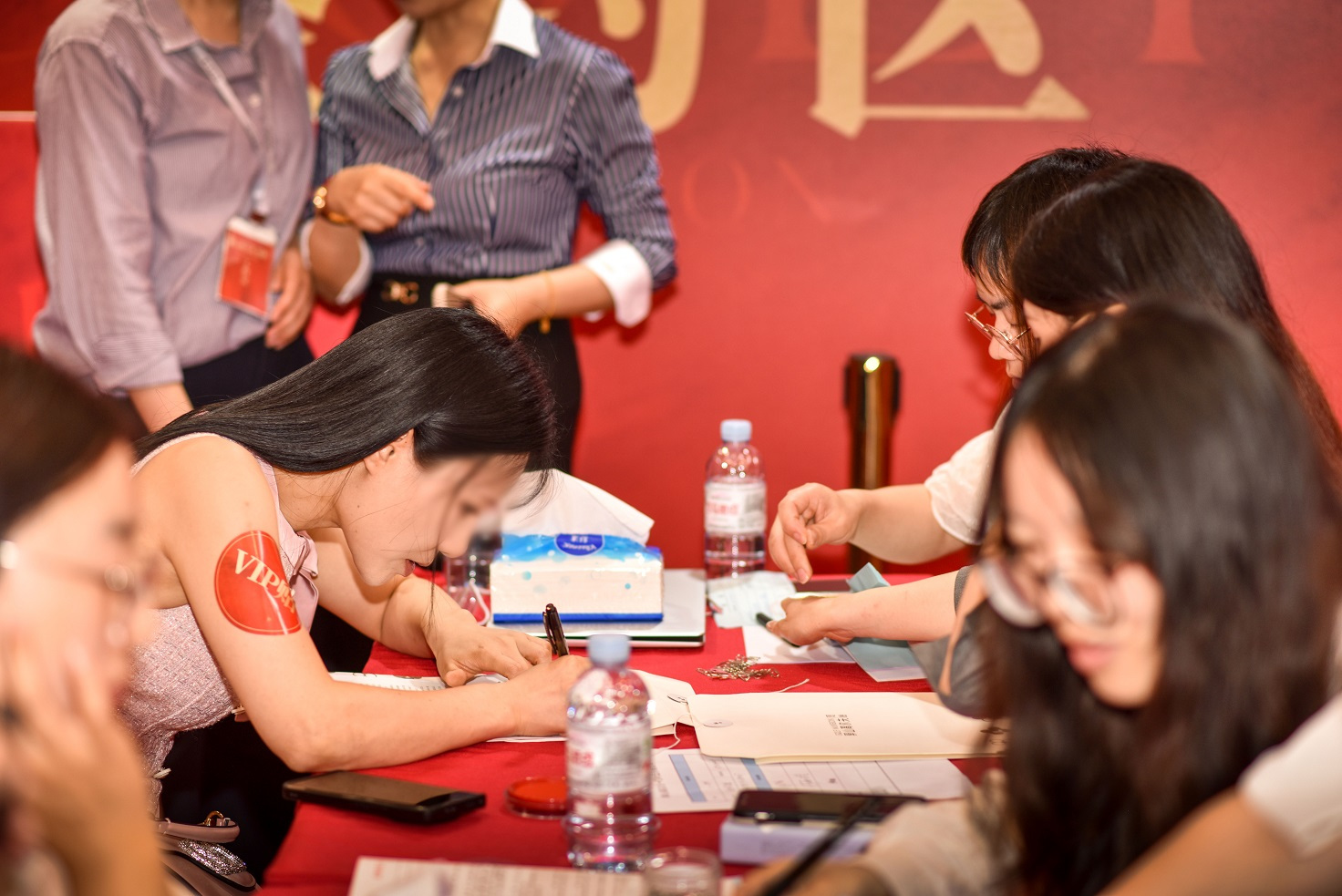 驿山高尔夫·观岭首开，1小时销售3个亿！