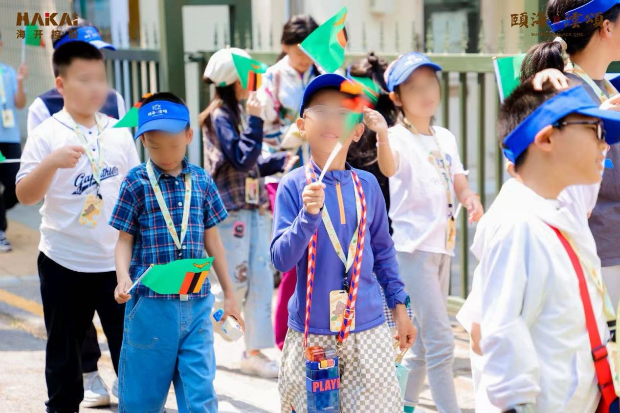 澐颂书香伴 少年使馆行|颐海澐颂少年变身“小小外交官”走进驻华使馆
