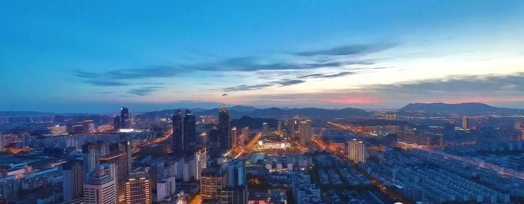 全苏州，看这里！TFC金融双子塔T2喜封金顶