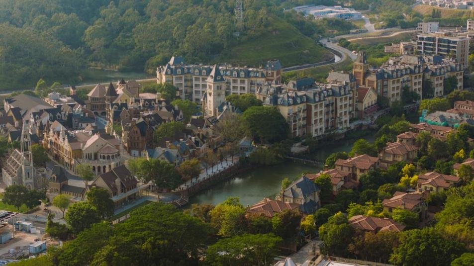 《稳健经营 笃行致远：中旅投资上半年稳居行业TOP50》