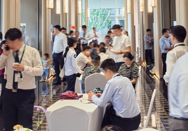 联发·嘉和府：热势登顶，再启新章！观音桥王者加推IMAX环幕大平层！
