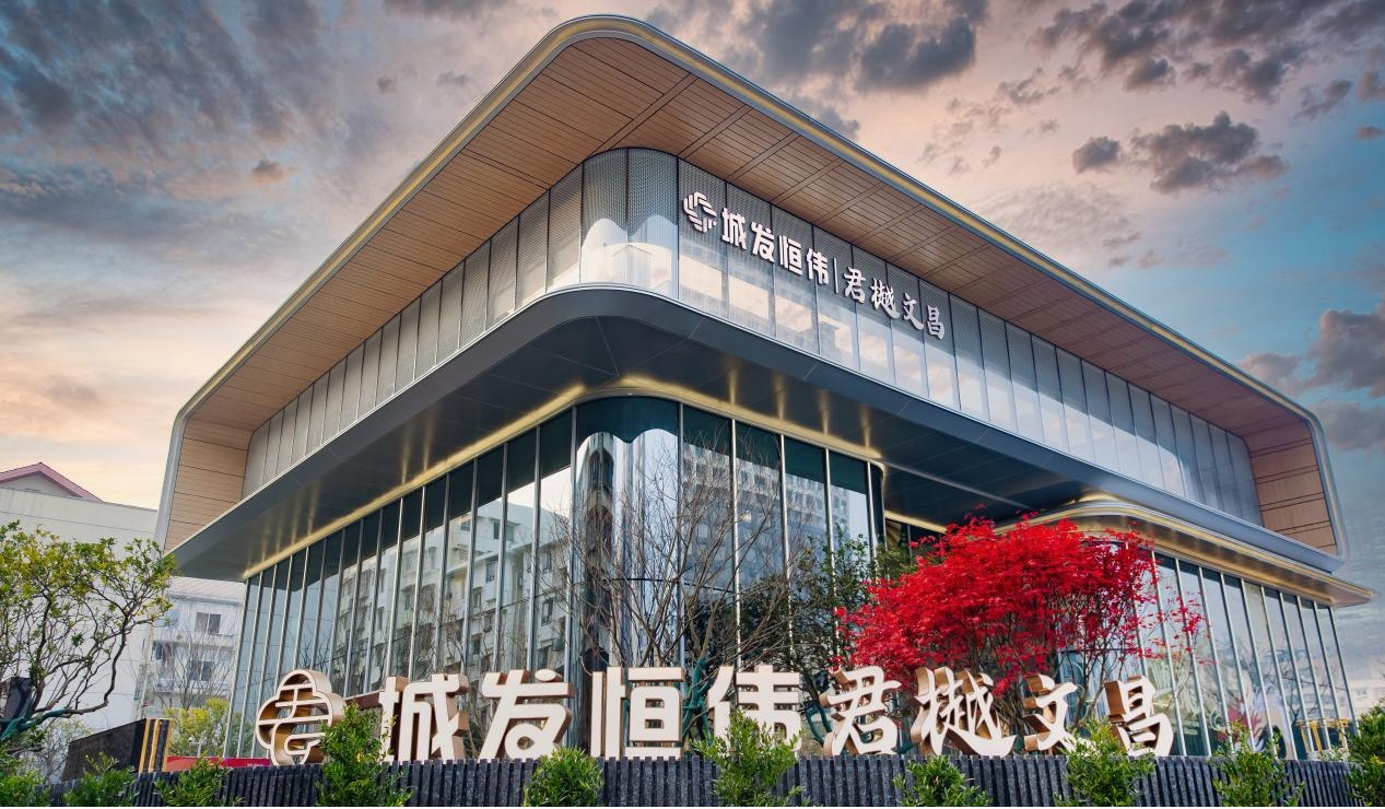“江湖情未了——湘赣油画名家邀请展”顺利开幕，百年公馆见证湘赣艺术深情对话