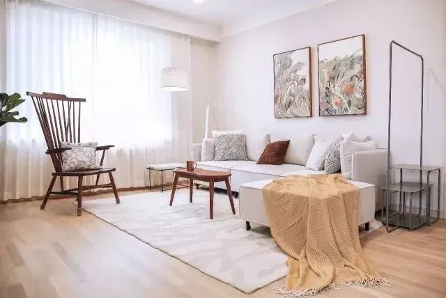 ·¿¼Û