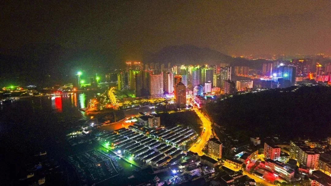 大亚湾的夜景堪比大都市惠州航拍