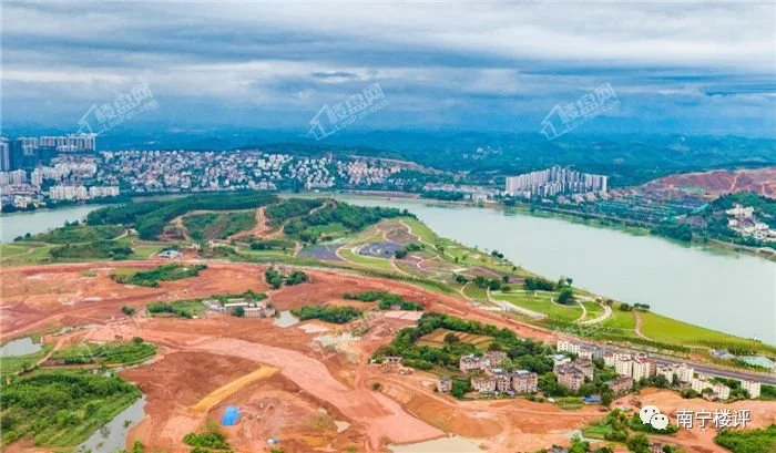 价值点一:项目位于龙岗滨江板块,紧邻邕江滨江公园,灵龟山公园