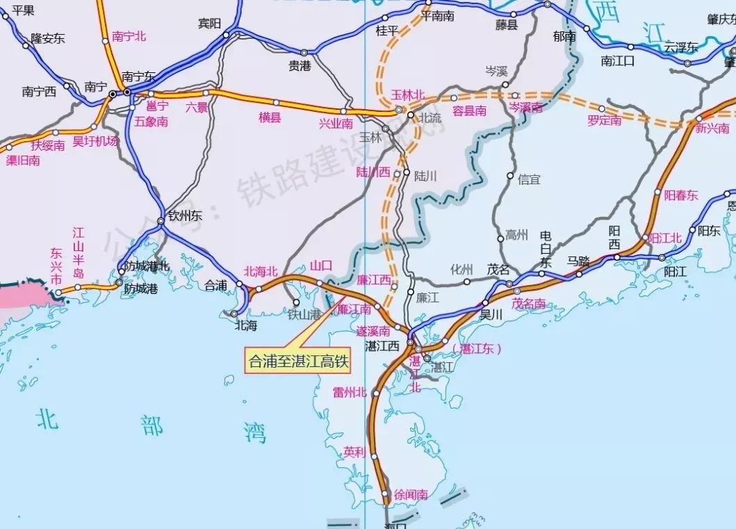 出站后,依次跨茂湛高速公路,湛江大道(在建),青年运河后,两线分行