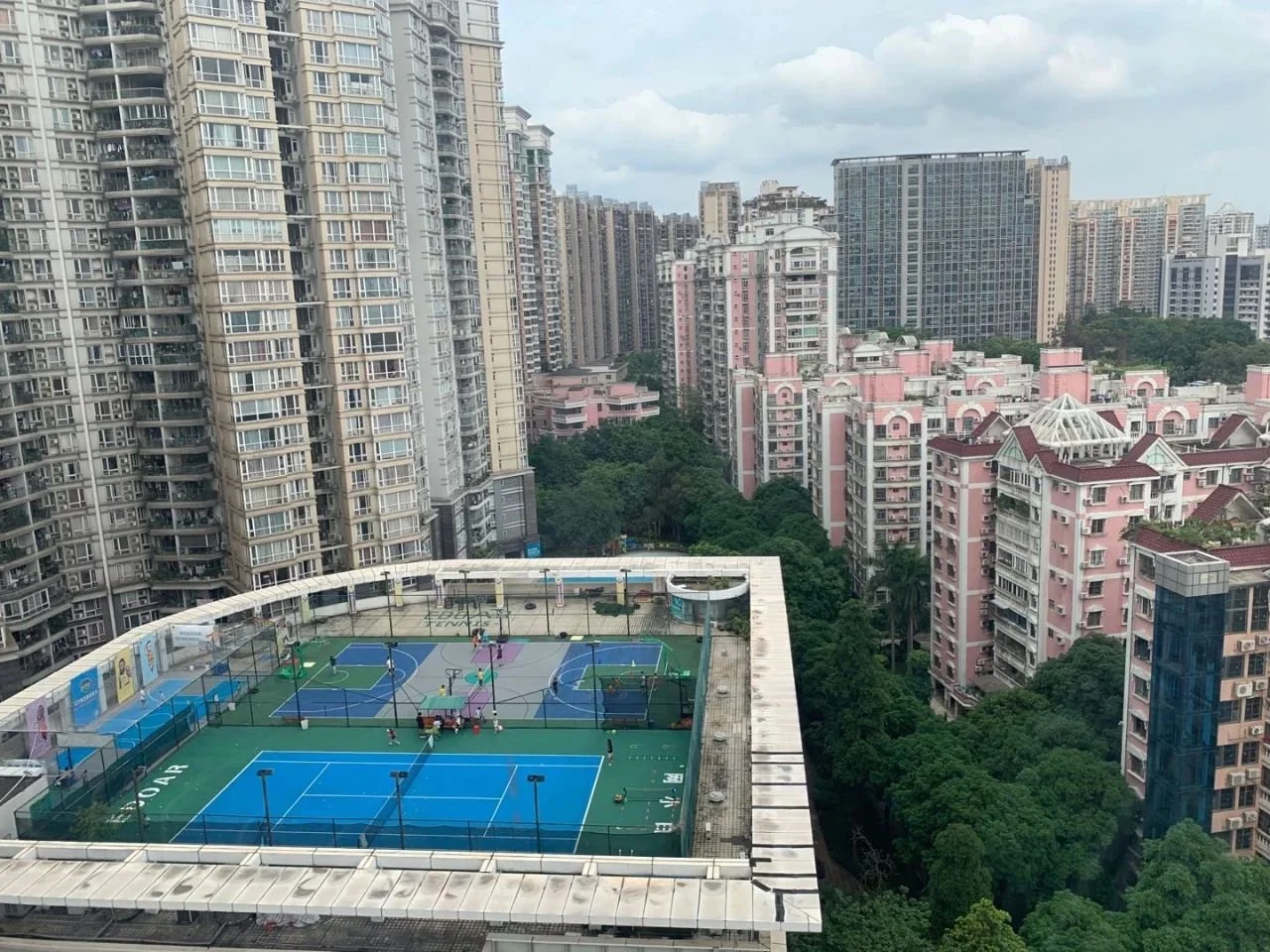 左下角为会所顶楼若需要高大上的配套,就得驱车去石牌桥或珠江新城