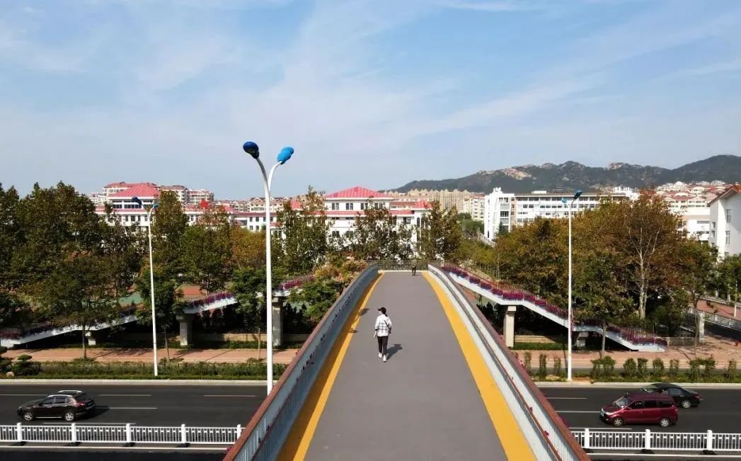 海滨路威海二中过街天桥文化路威海一中过街天桥青岛路小学过街天桥