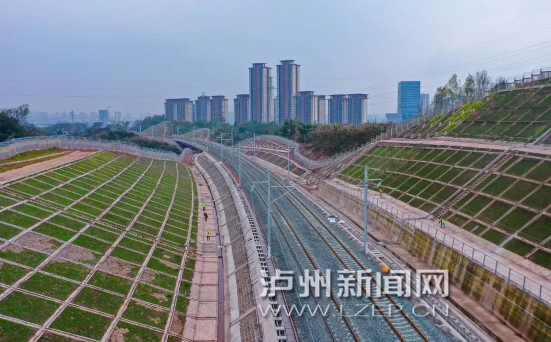 于成兰铁路绵阳西站(安州站),经绵阳站,芦溪站,三台站,金华站,射洪站