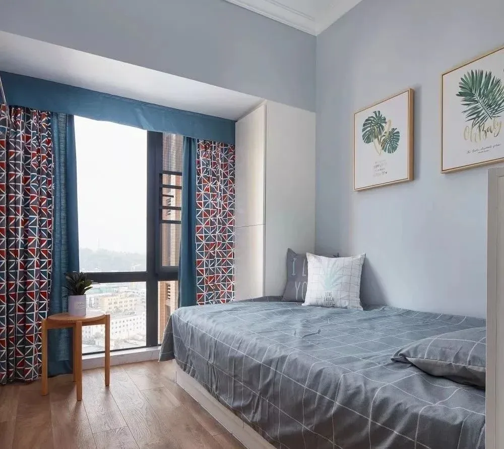 卧室房间太小,这样设计内嵌式衣柜,超赞