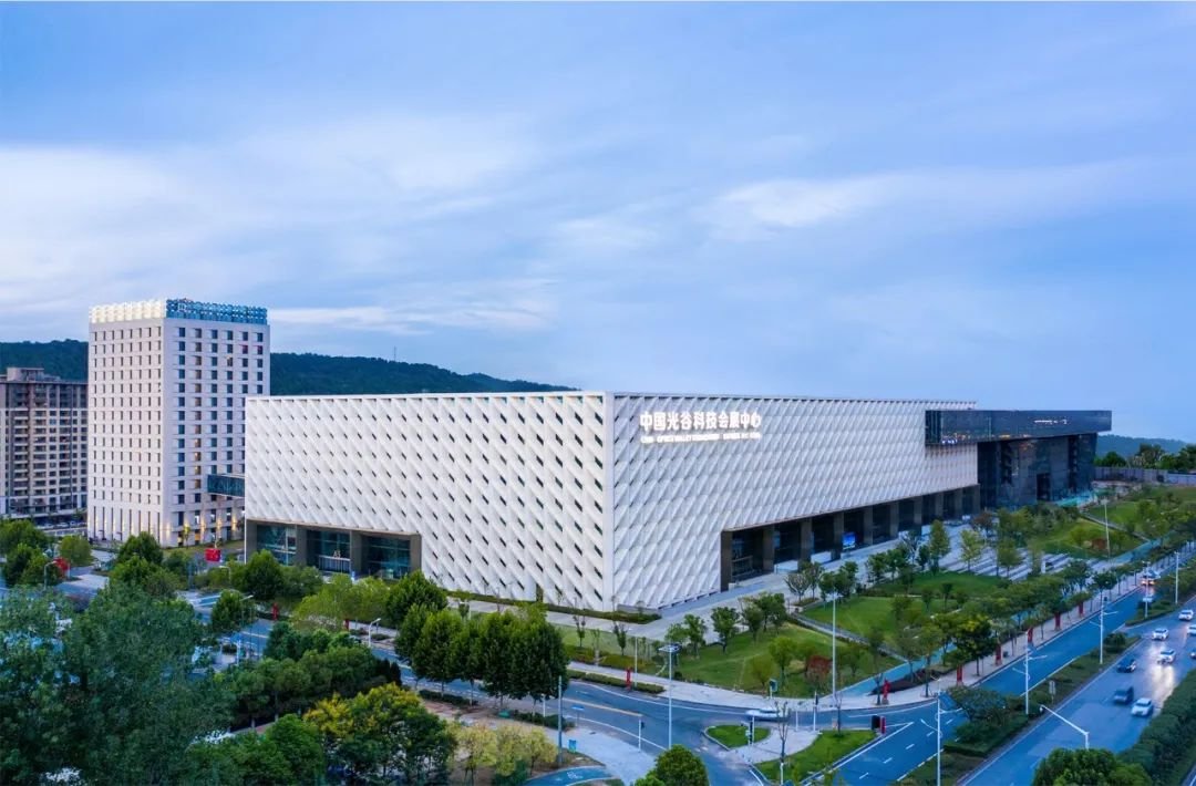与中国光谷科技会展中心,光谷会展酒店等一体化设计,形成城市新地标