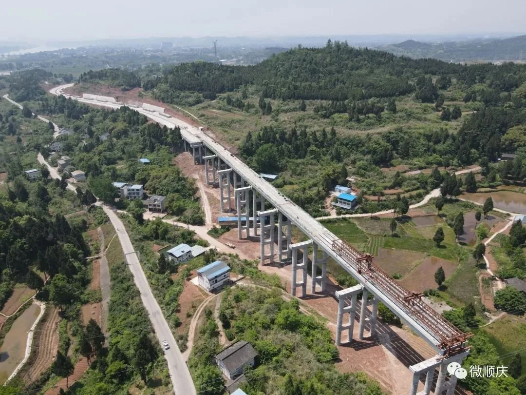 建设中的顺蓬营一级公路顺庆段