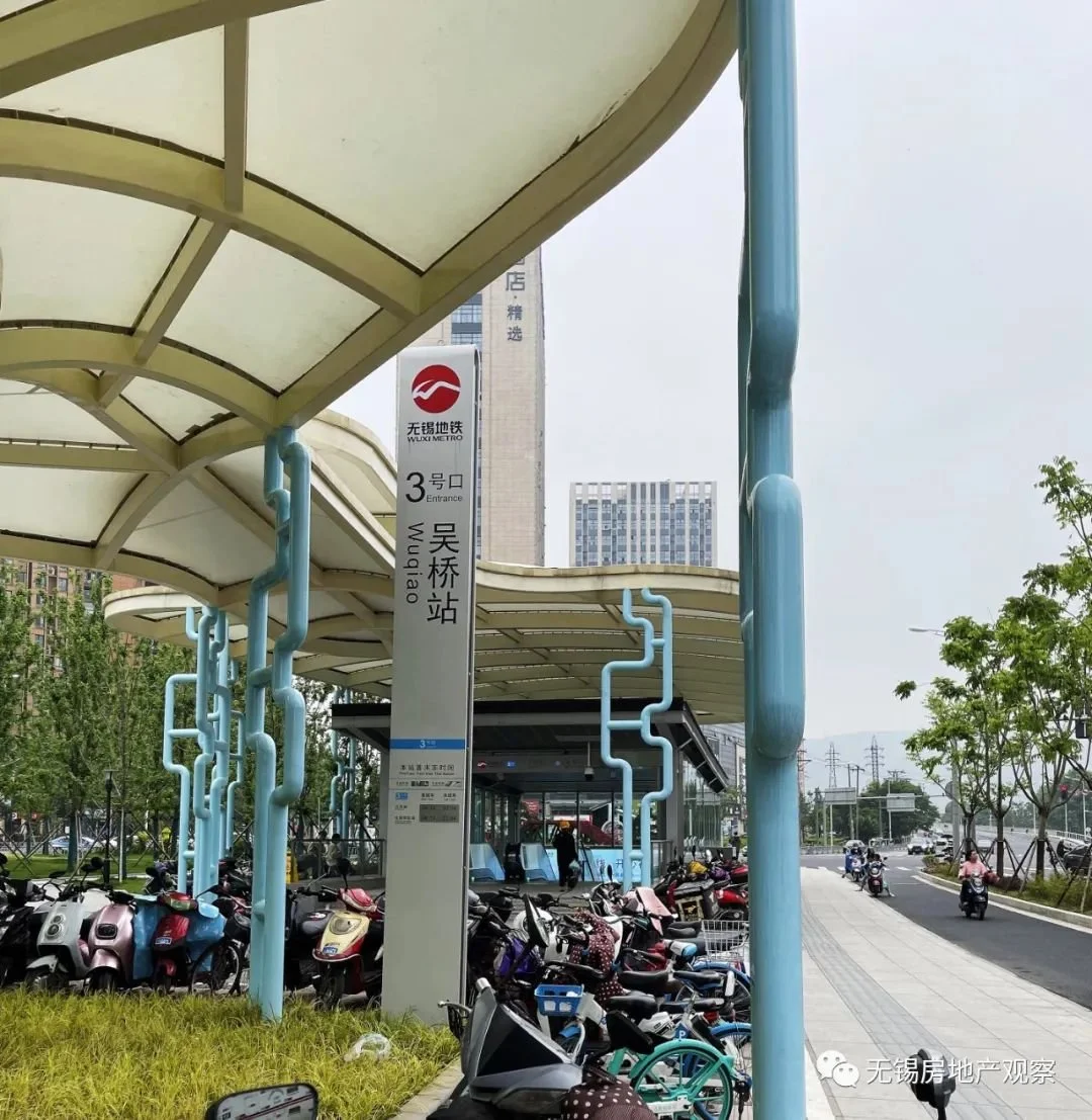 曾经金太湖广场也是个热闹繁华的商场,但现在完全是另一幅景象.