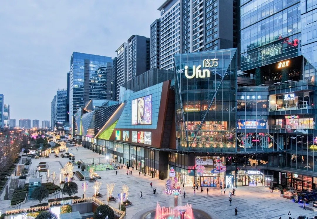 上海,广州,成都,重庆,苏州,南宁等城市,拥有8座已开业购物中心,26个