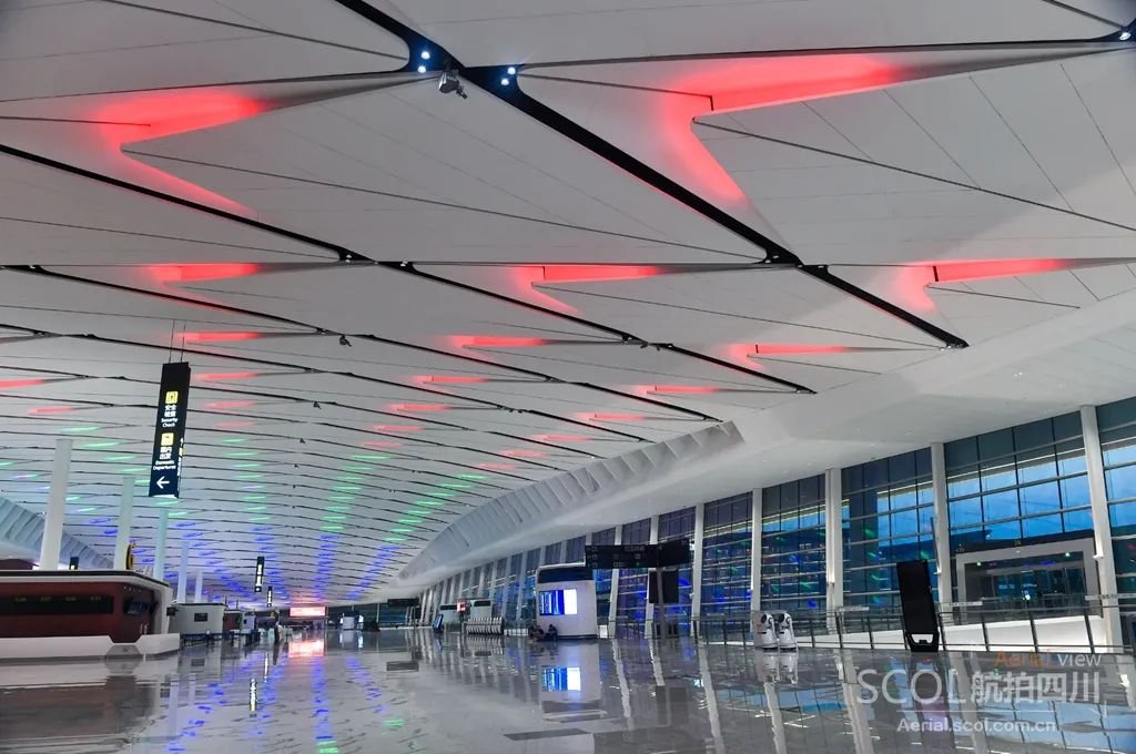 成都天府国际机场 先来个视频感受下机场最新夜景 再来一组绝美大片
