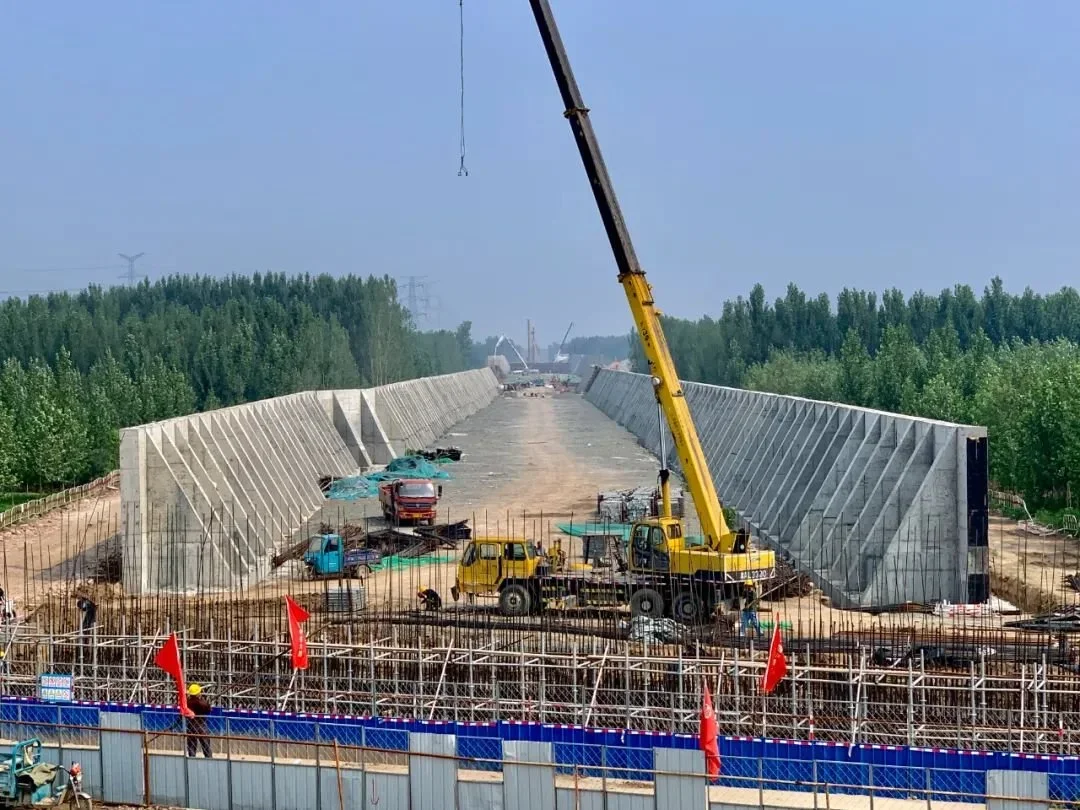 廊坊在建和规划轨道交通项目9个，安次南站现场图来了，新建高铁站周边综合开发！