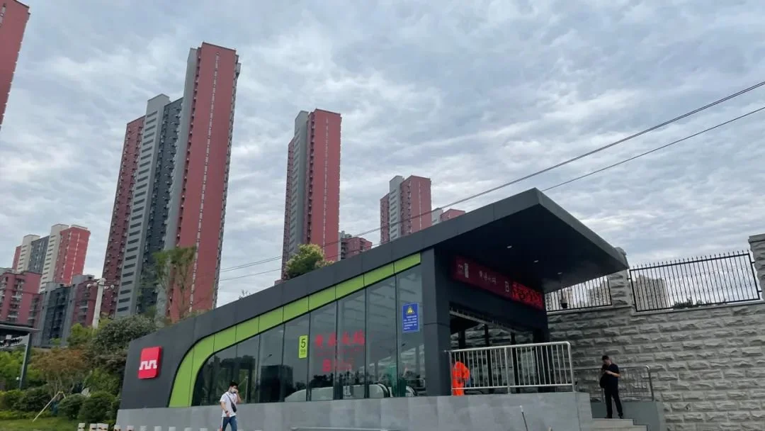 地铁5号线黄渠头地铁站交通方面,临近地铁5号线理工大站点,黄渠头