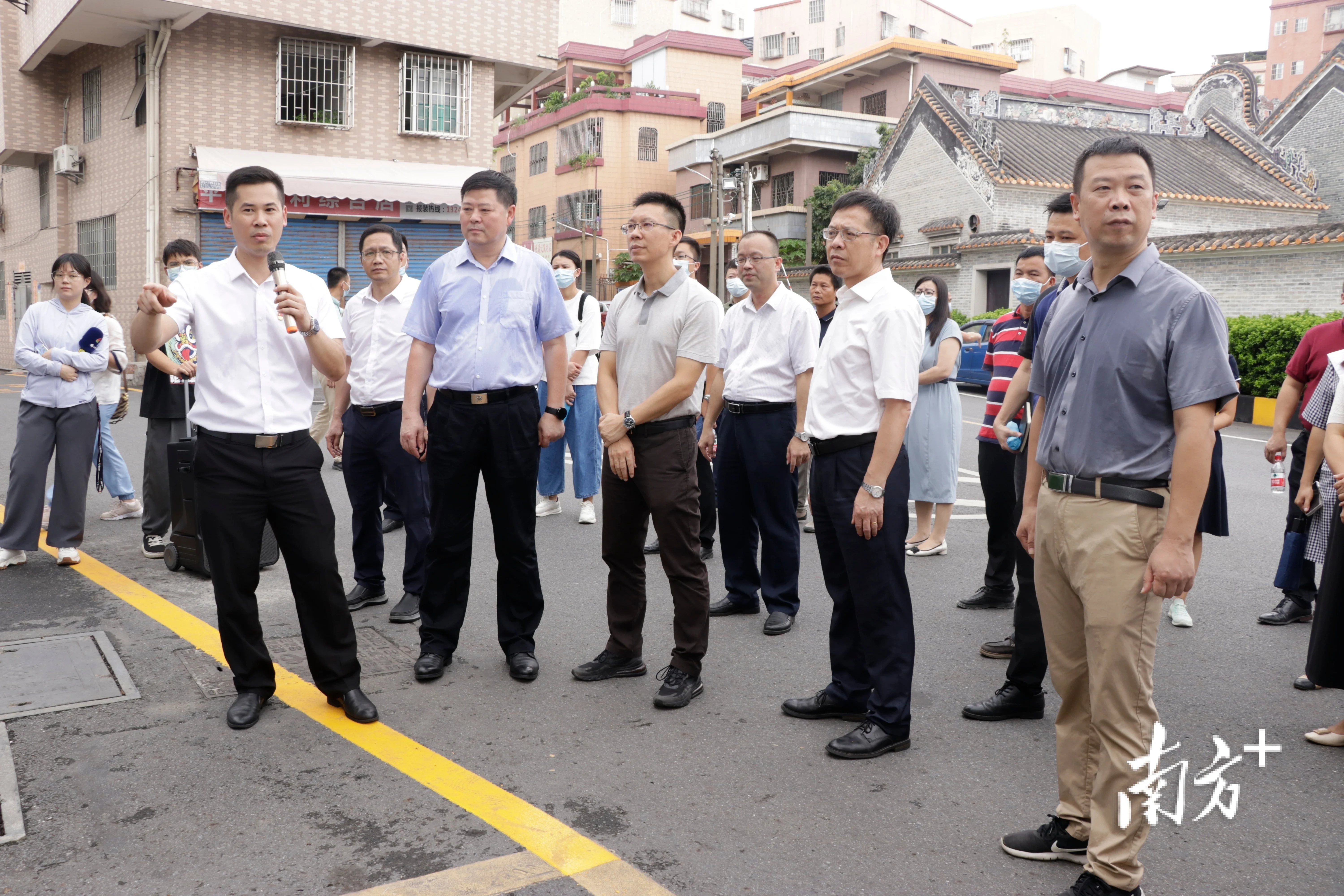 禅城区石湾镇街道党工委副书记,办事处主任陈树凯进行了专题经验分享