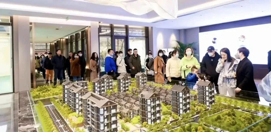 北七家板块红盘正在加推新楼!中央别墅区红盘售楼处开放了!三环旁,推出380㎡顶豪大平层,南向30米面宽!-房产资讯-房天下