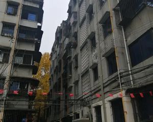 来凤路22号3室2厅东南
