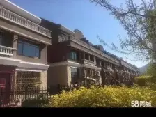 御龙山庄翠林湾6室3厅3卫南北朝向136.50万元出售