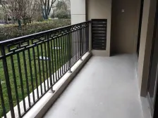 吴江 苏州湾天铂 122.24 带车位4室2厅