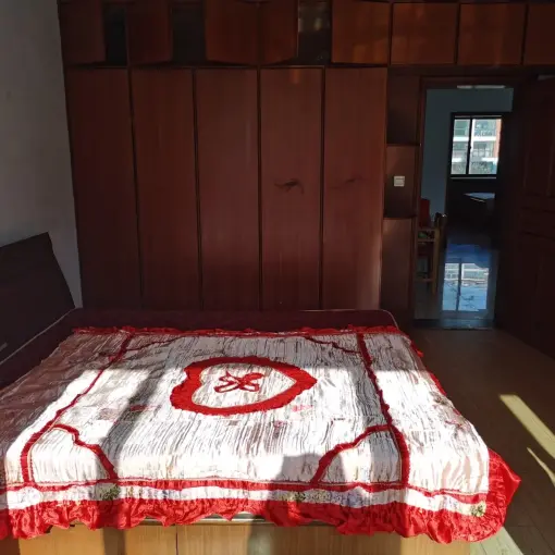 黄岛隐珠泰发公寓西区 3室2厅 109㎡ 1000元/月