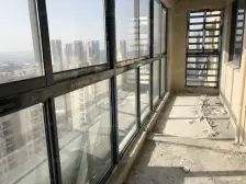 梧桐二期85平,双阳台户型好,淮中学区房,送车位储藏室。