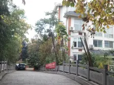 纯别墅区上叠别墅,最南派东户,带租急售!房东直售,车位免费!