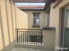 纯别墅小区和昌森林湖水景房别墅 紧靠地铁实用面积大