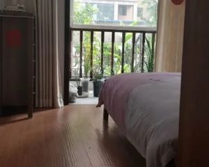 南北通透一楼带院两居室 俪水嘉园97平诚售