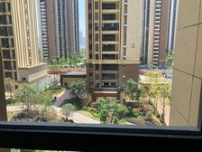 蓝光水岸公园 中心楼栋3室2厅114m,带一个优质车位