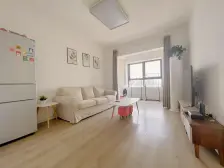 经开区万锦嘉园3室2厅1卫带阁楼,可直通超大露台。