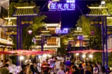 抚仙湖广龙小镇将成为抚仙湖乃至云南的旅游新名片。抚仙湖·广龙小镇未来必然成为省外游客至云南旅游的第一站。成为名副其实的云南旅游会客厅，滇中游客集散中心。