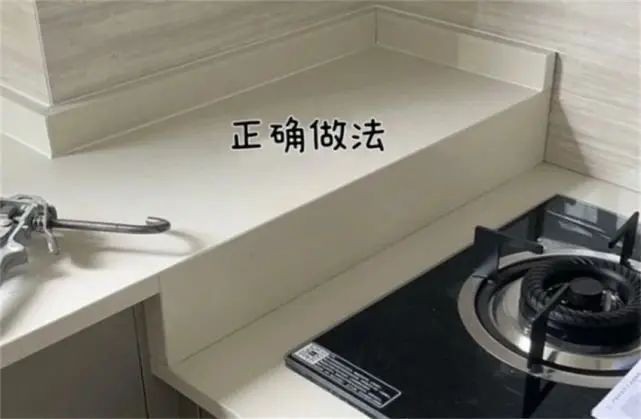 ·¿¼Û