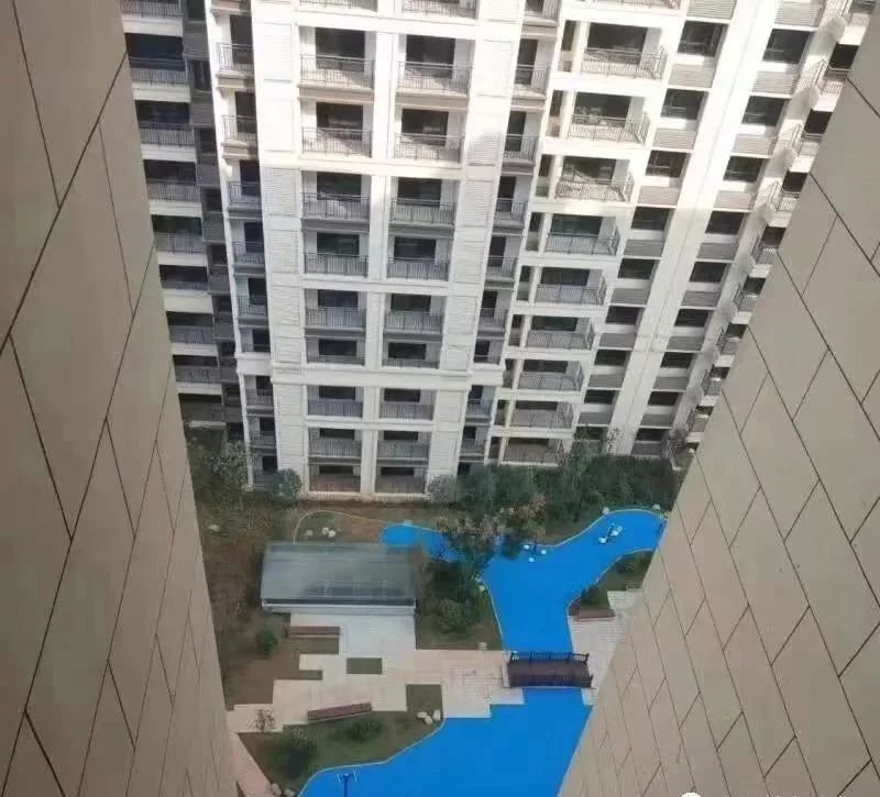 ·¿¼Û