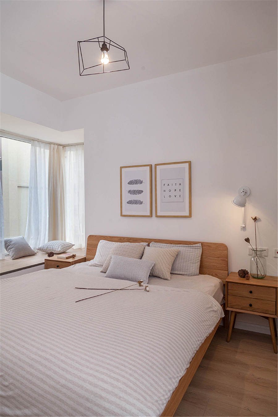 三居室的现代风怎么装修？让江山樾这套102平米的装修案例给你点灵感！