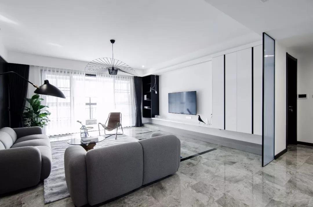 龙湖嘉天下实例，260平米的五居室，质感与时尚并存的现代风装修。