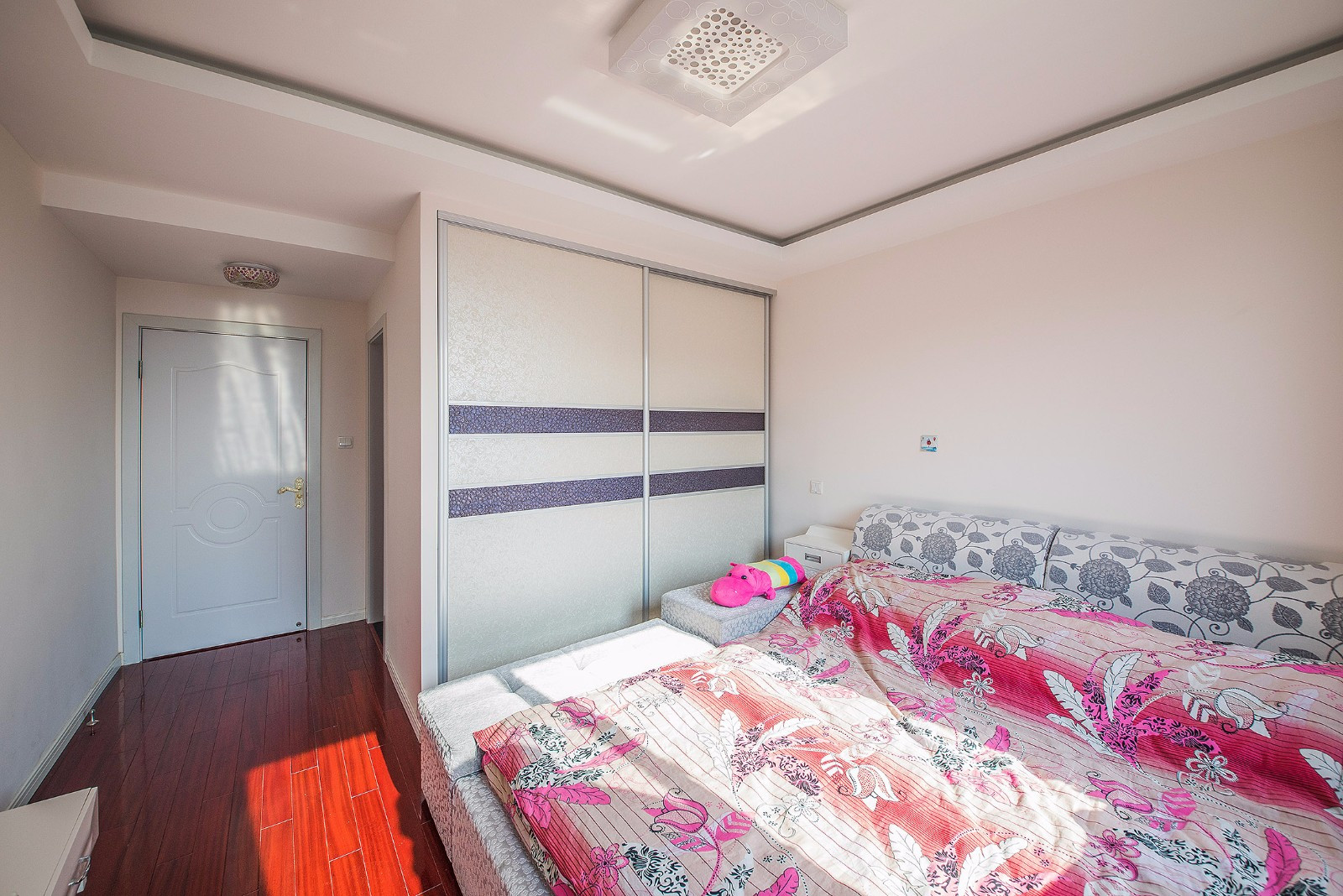 这套82平米的二居室，最后还是选定地中海风格，效果竟远超预期。