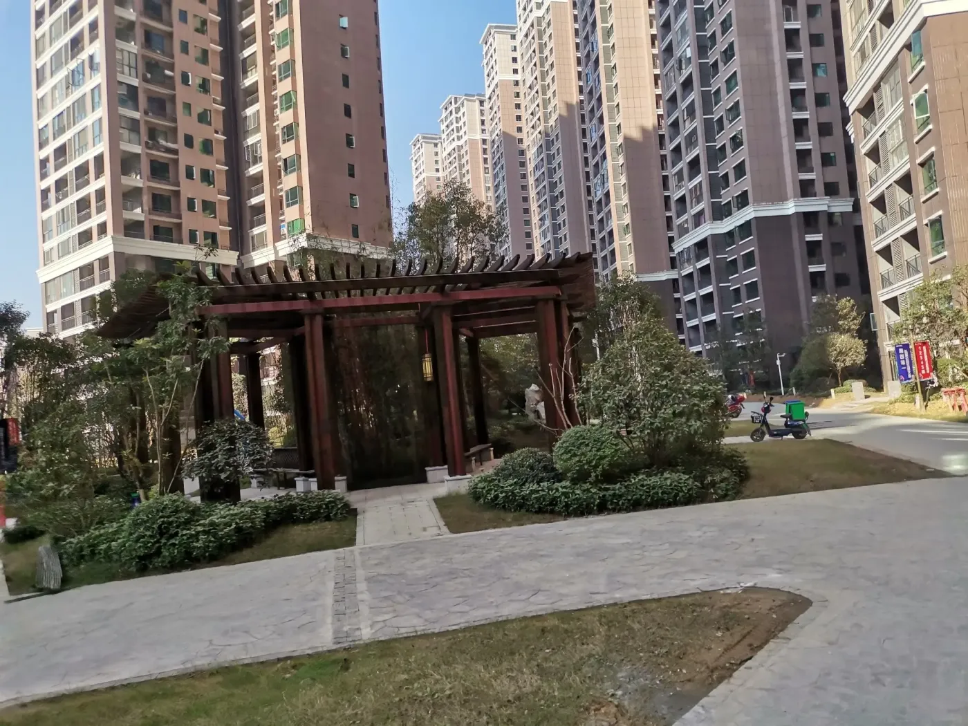 两路公交车直达小区门口,湘西吉首吉首市吉盟天下二手房4室 - 房天下