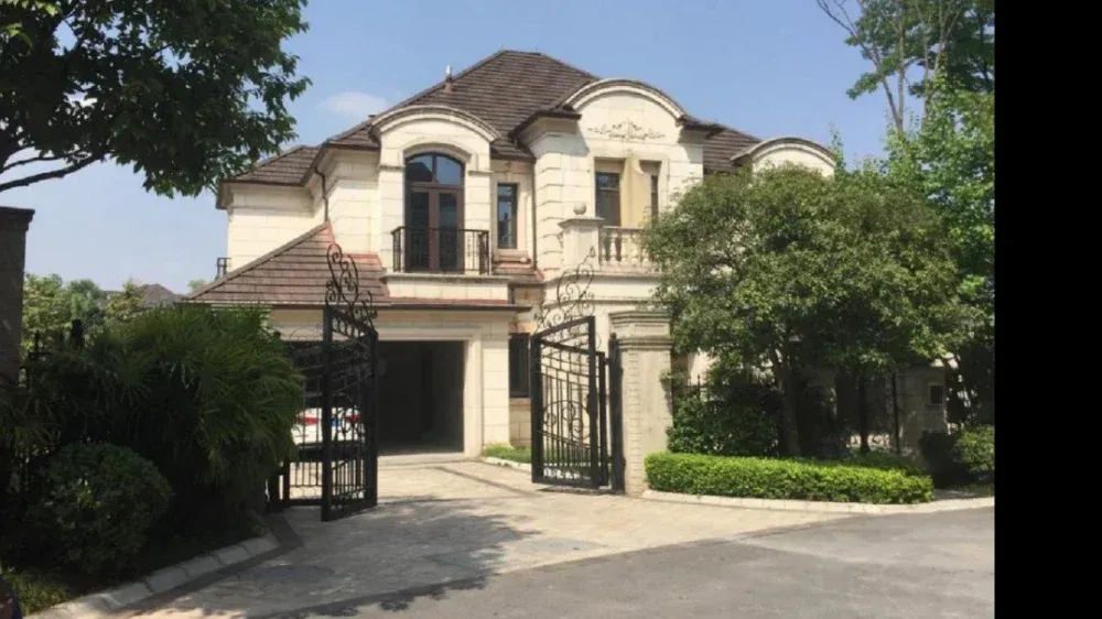 汽博奥园融创半山别墅尊爵堡项目双拼独栋