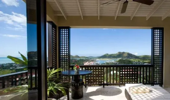 满江华府用超大景观阳台照亮生命