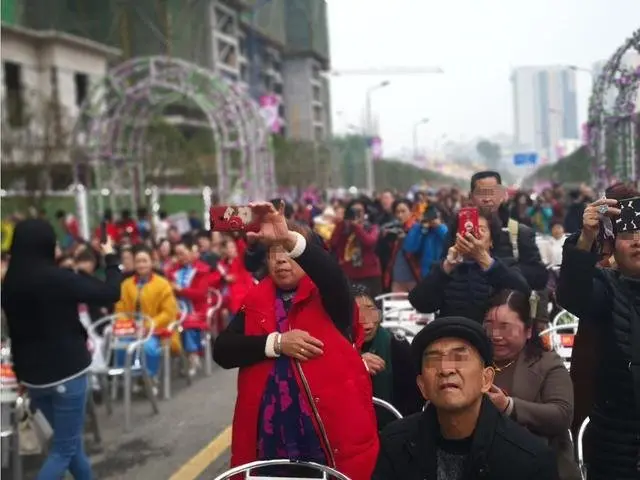 恩施首届郁金香花博会今日启幕,现场让人惊叹！