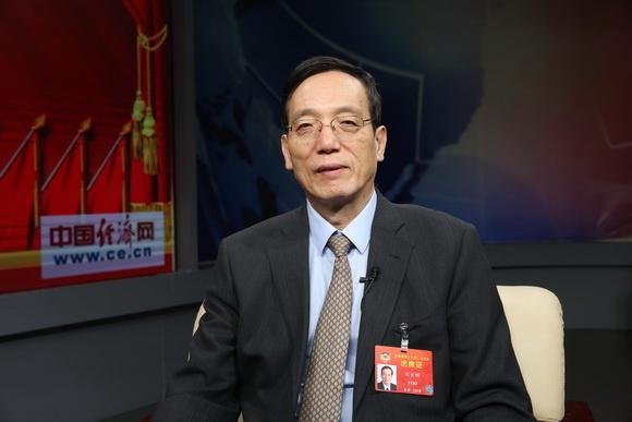 刘世锦委员：房地产、汽车等传统产业进入调整期是符合规律的
