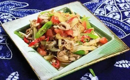 (芭蕉花)树花,树花是一寄生藓类植物,看起来其貌不扬,却脆爽鲜香.