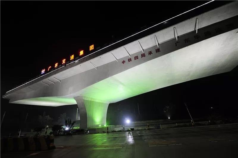 这座关键性的万吨大桥昨日完美“转身 ”， 惠清高速通车时间更近了！