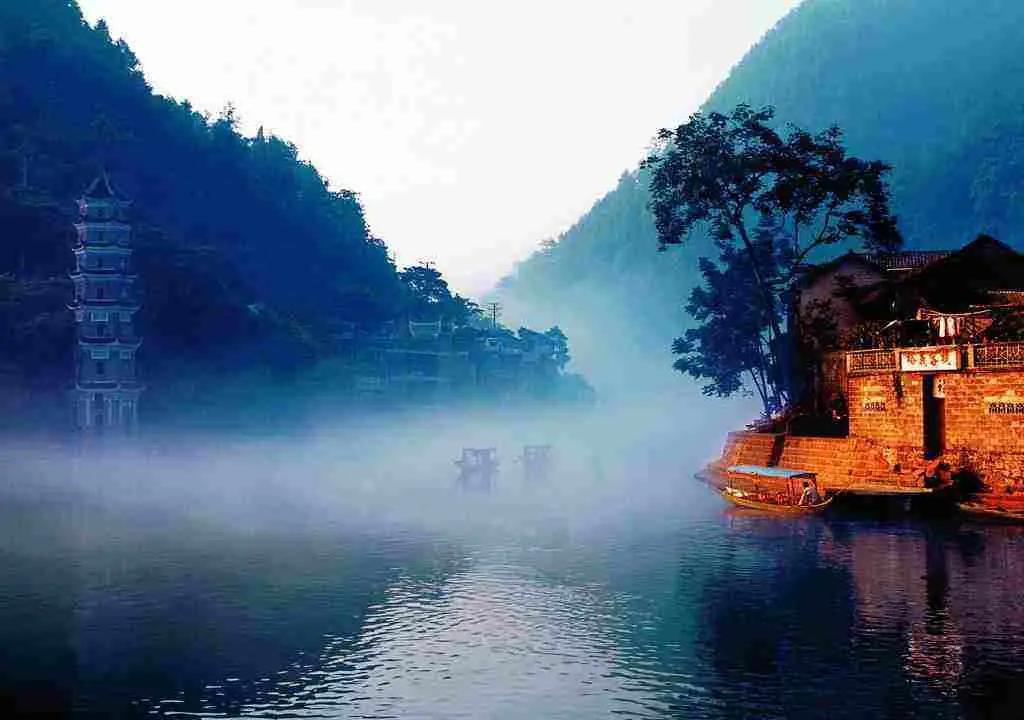 国人住宅选址为何偏爱环山抱水之地